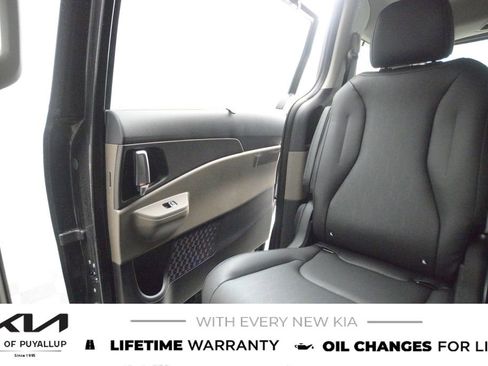 New 2026 Kia Carnival EX image 13