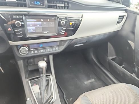 Used 2015 Toyota Corolla LE image 13