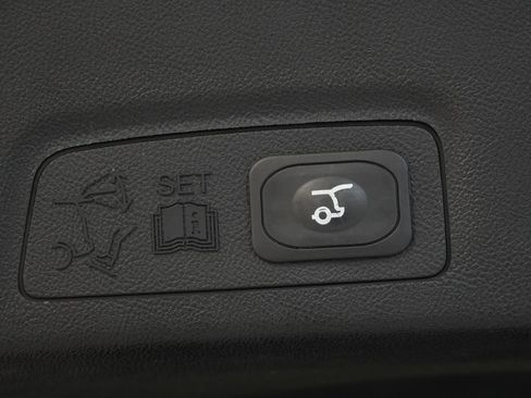 Used 2017 Lincoln MKC Reserve w/ Lincoln MKC Climate Package image 11