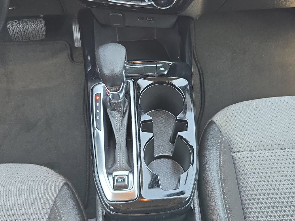 Used 2025 Chevrolet Trax LT w/ LT Convenience Package FWD image 21