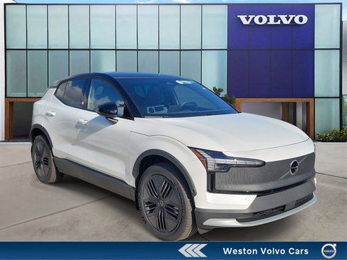 New 2026 Volvo EX30 Cross Country Ultra image 1