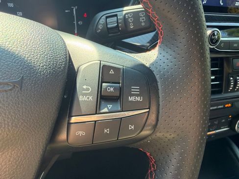 Used 2025 Ford Escape ST-Line AWD/4WD image 33