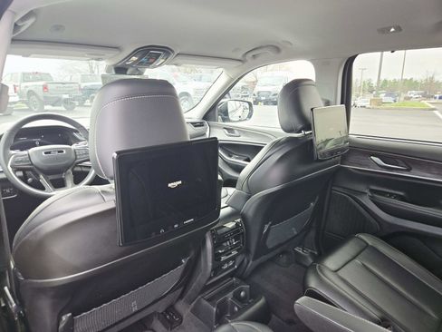 Used 2024 Jeep Grand Cherokee L Limited w/ Luxury Tech Group II image 14