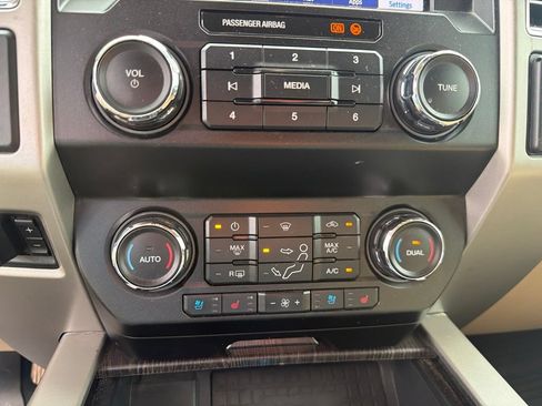 Used 2021 Ford F350 Lariat w/ Lariat Ultimate Package AWD/4WD image 2