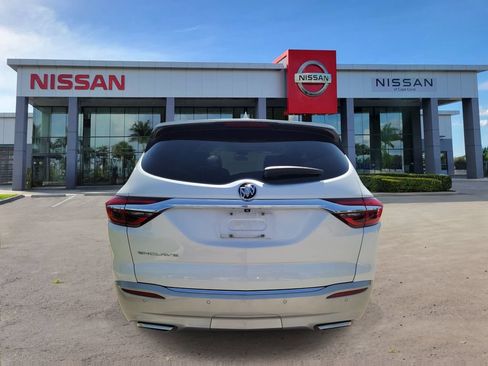 Used 2021 Buick Enclave Essence w/ Sound and Sites Package FWD image 3
