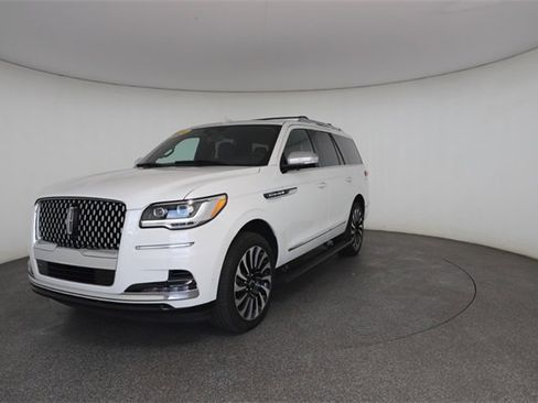 Used 2024 Lincoln Navigator Black Label image 33