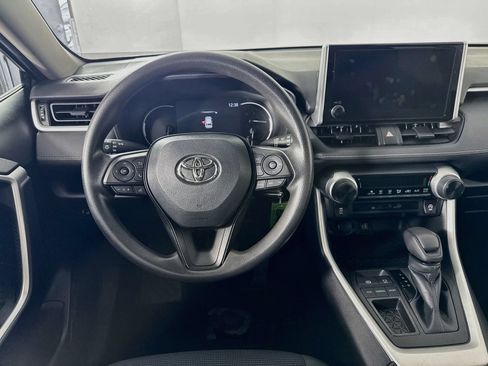 Certified 2025 Toyota RAV4 LE FWD image 21