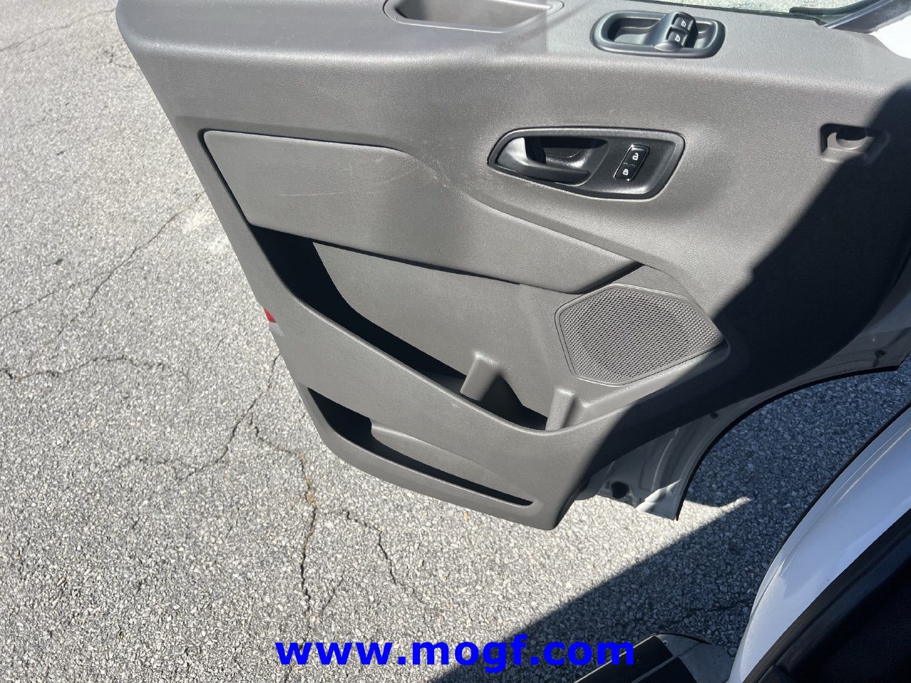 Used 2025 Ford Transit 250 Low Roof w/ Exterior Upgrade Package RWD image 18