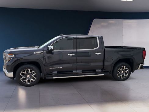 Used 2022 GMC Sierra 1500 SLT AWD/4WD image 2