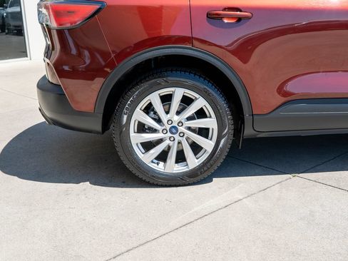 Used 2021 Ford Escape SE w/ SE Sport Appearance Package AWD/4WD image 35