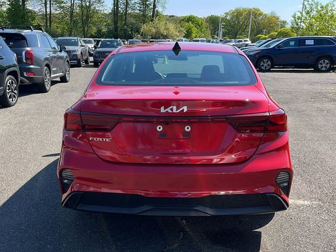 Used 2023 Kia Forte LXS FWD image 5