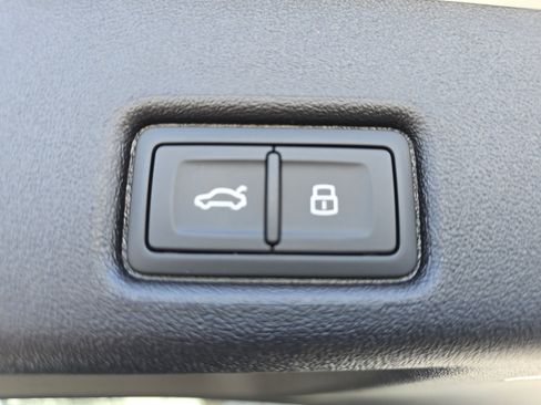 New 2025 Audi Q5 Premium Plus image 18