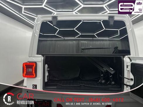 Used 2021 Jeep Wrangler Unlimited Sahara AWD/4WD image 10