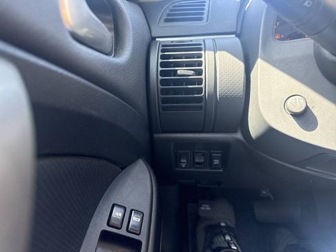 Used 2004 INFINITI G35 Coupe w/ Premium Pkg RWD image 39