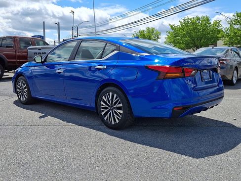 Used 2025 Nissan Altima 2.5 SV FWD image 4