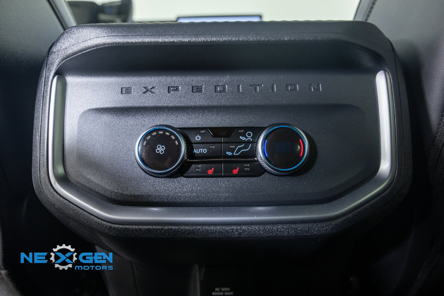 Used 2026 Ford Expedition Tremor AWD/4WD image 34