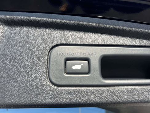 Used 2023 Acura MDX image 8