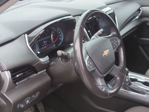 Used 2021 Chevrolet Traverse LT FWD image 10