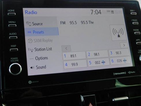 Used 2022 Toyota Camry XLE FWD image 11