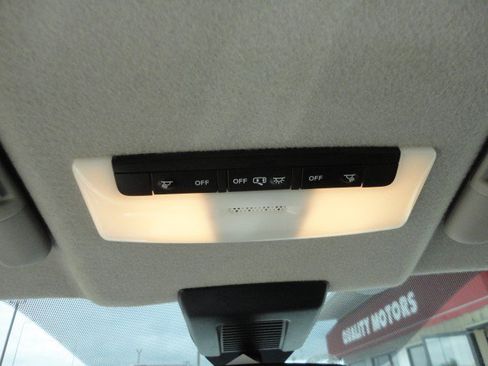 Used 2020 Nissan Kicks S image 8