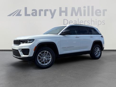 New 2026 Jeep Grand Cherokee Laredo X AWD/4WD image 1