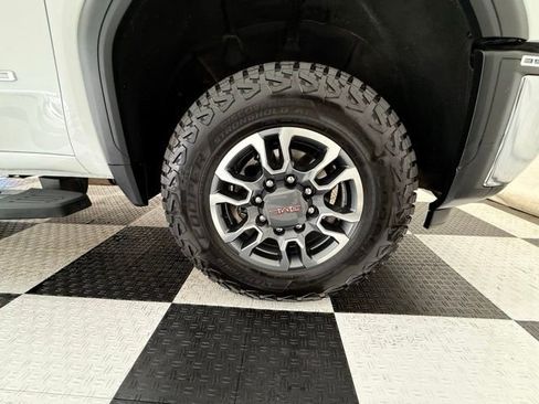 Used 2024 GMC Sierra 3500 SLT w/ SLT Premium Package image 12