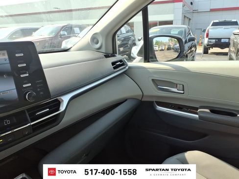 Used 2023 Toyota Sienna XLE w/ XLE Plus Package AWD/4WD image 23