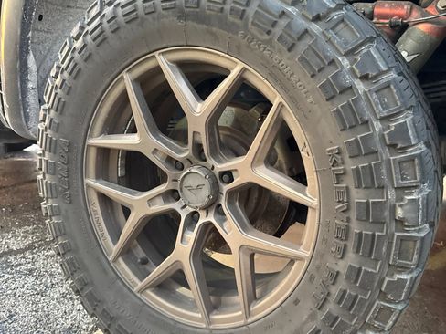 Used 2019 Ford F150 Raptor w/ Equipment Group 802A Luxury AWD/4WD image 8
