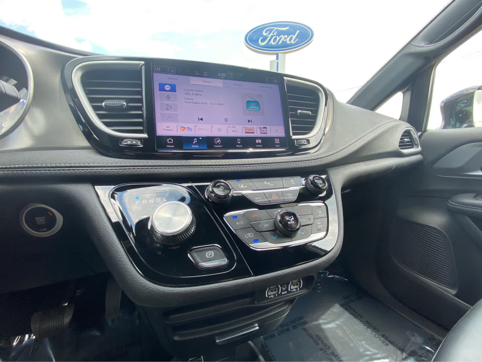 Used 2025 Chrysler Pacifica Select FWD image 19