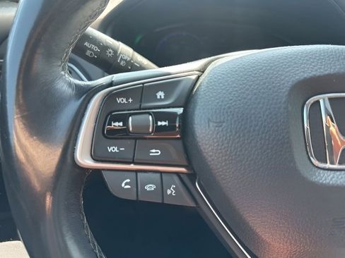 Used 2019 Honda Accord Touring image 16