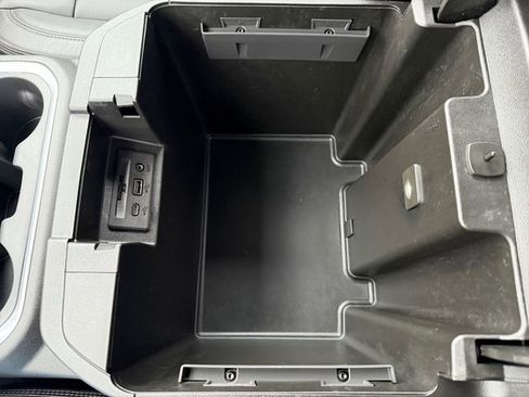 Used 2019 Chevrolet Silverado 1500 High Country image 29