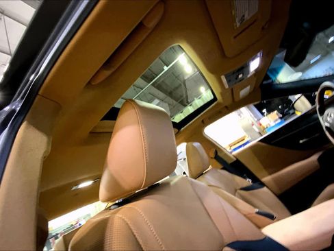 Used 2025 Lexus ES 300h w/ Luxury Package image 13