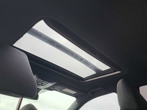 Used 2024 Toyota RAV4 SE image 23