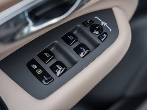 New 2026 Volvo XC90 B6 Plus w/ Protection Package Premier image 39