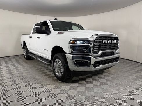 Certified 2026 RAM 2500 Big Horn AWD/4WD image 3
