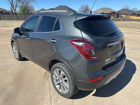 Used 2018 Buick Encore Preferred image 3