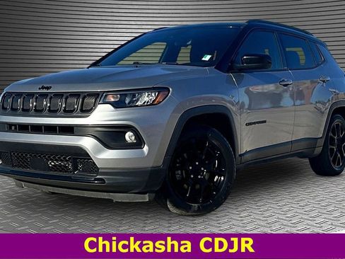 Used 2022 Jeep Compass Altitude w/ Sun and Sound Group image 1