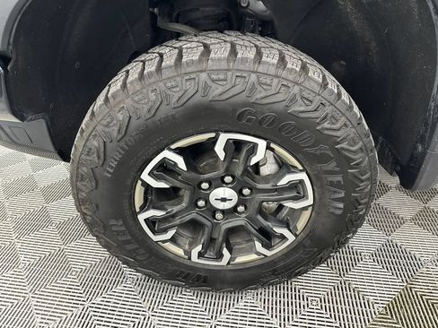 Used 2022 Chevrolet Silverado 1500 ZR2 w/ Technology Package AWD/4WD image 13
