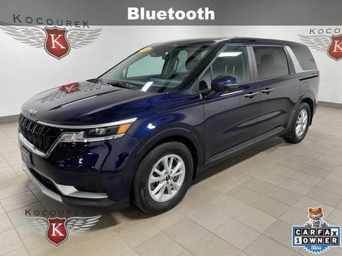 Used 2024 Kia Carnival LX image 3