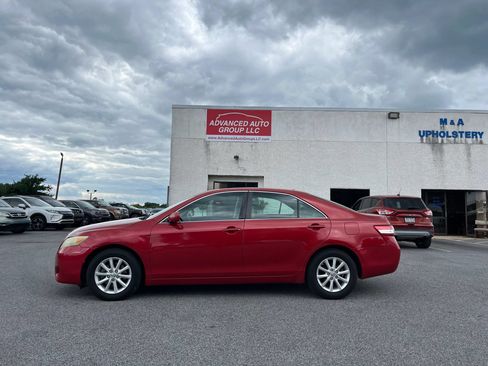 Used 2010 Toyota Camry XLE FWD image 2