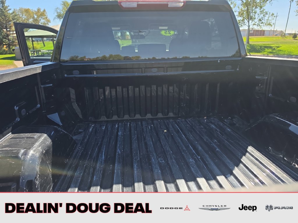 Used 2025 Chevrolet Silverado 1500 LT AWD/4WD image 23