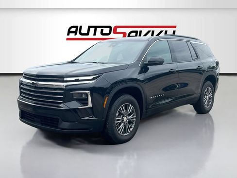 Used 2026 Chevrolet Traverse LT w/ Driver Confidence Package FWD image 3