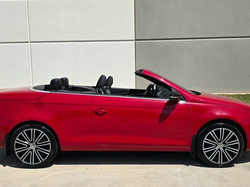 Used 2013 Volkswagen Eos FWD image 8
