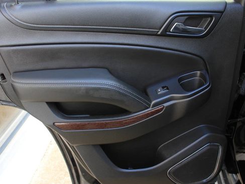 Used 2018 GMC Yukon SLT w/ HD Trailering Package image 15