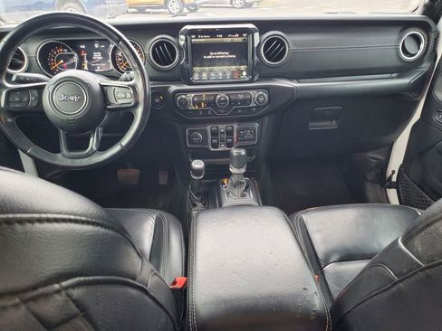 Used 2020 Jeep Wrangler Unlimited Sahara image 5