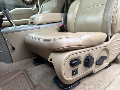 Used 2006 Ford F150 Lariat image 12