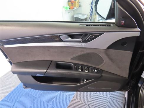 Used 2017 Audi S8 Plus AWD/4WD image 18