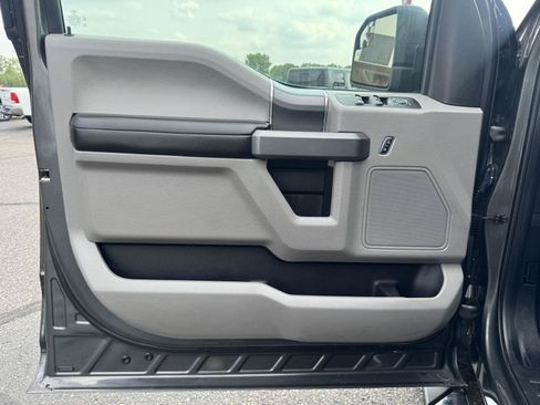 Used 2018 Ford F150 XLT w/ Equipment Group 302A Luxury AWD/4WD image 12