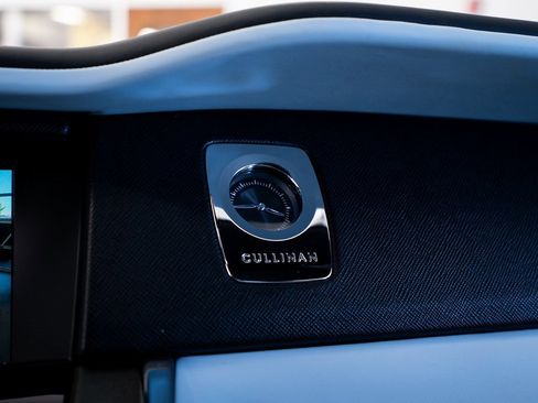 Used 2022 Rolls-Royce Cullinan image 40