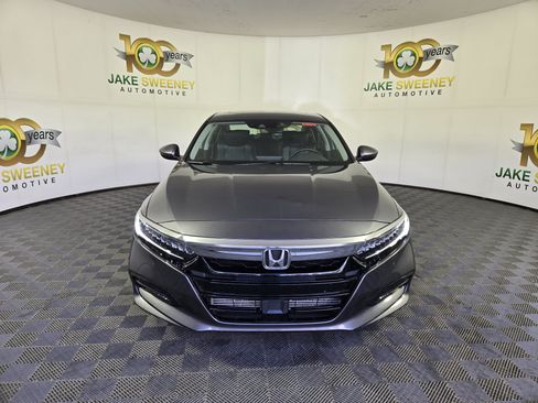 Used 2020 Honda Accord Touring image 3